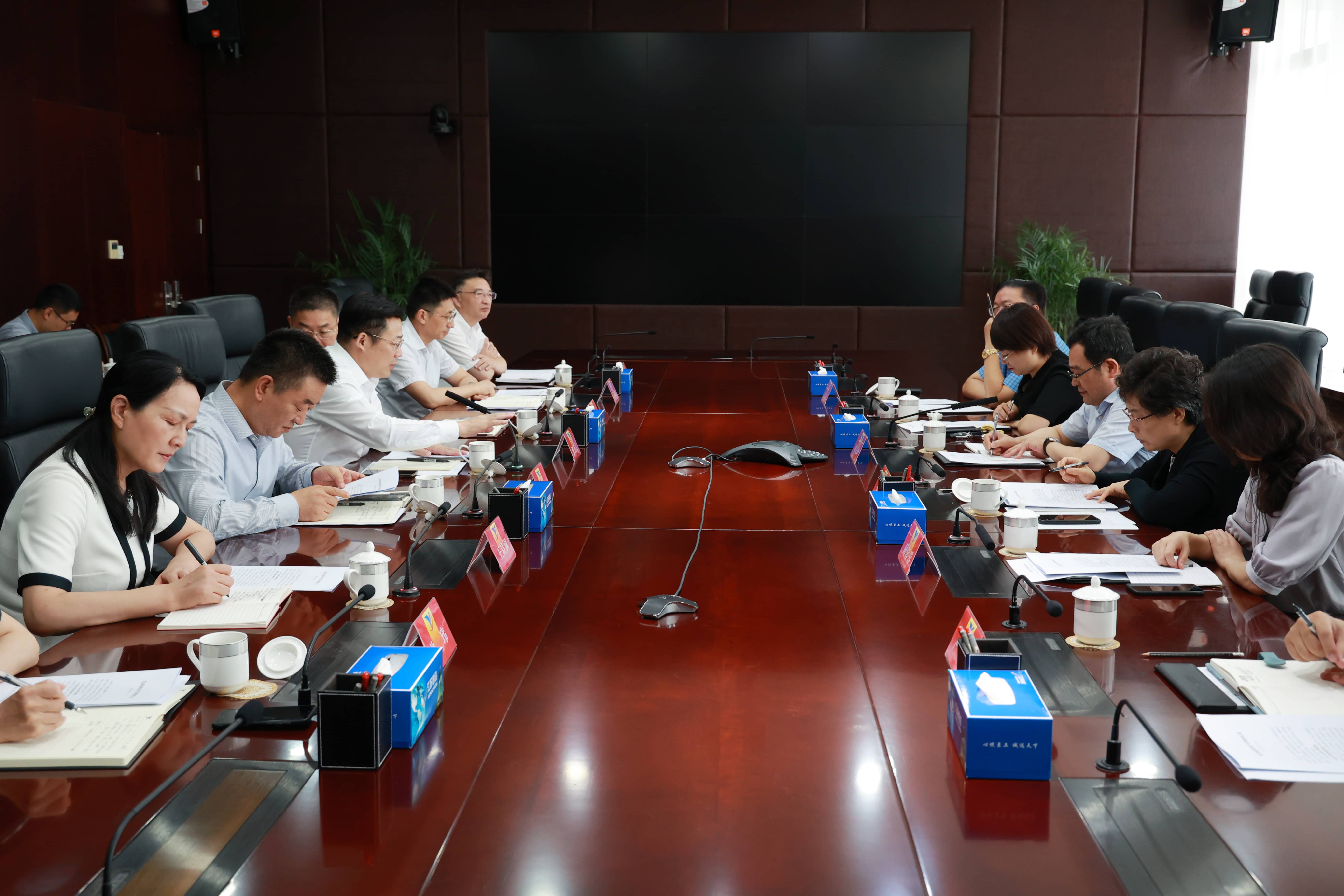 市人大常委會副主任顧云嶺率隊調研集團國有資產(chǎn)管理情況1-tuya.jpg