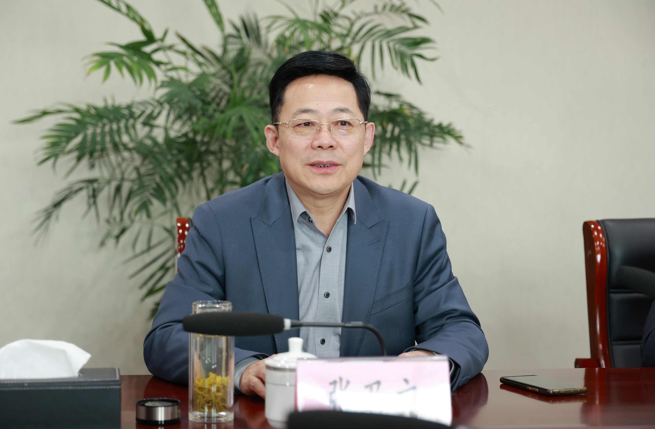 張乃文調(diào)研悅達專用車公司2_眸目壓縮.jpg